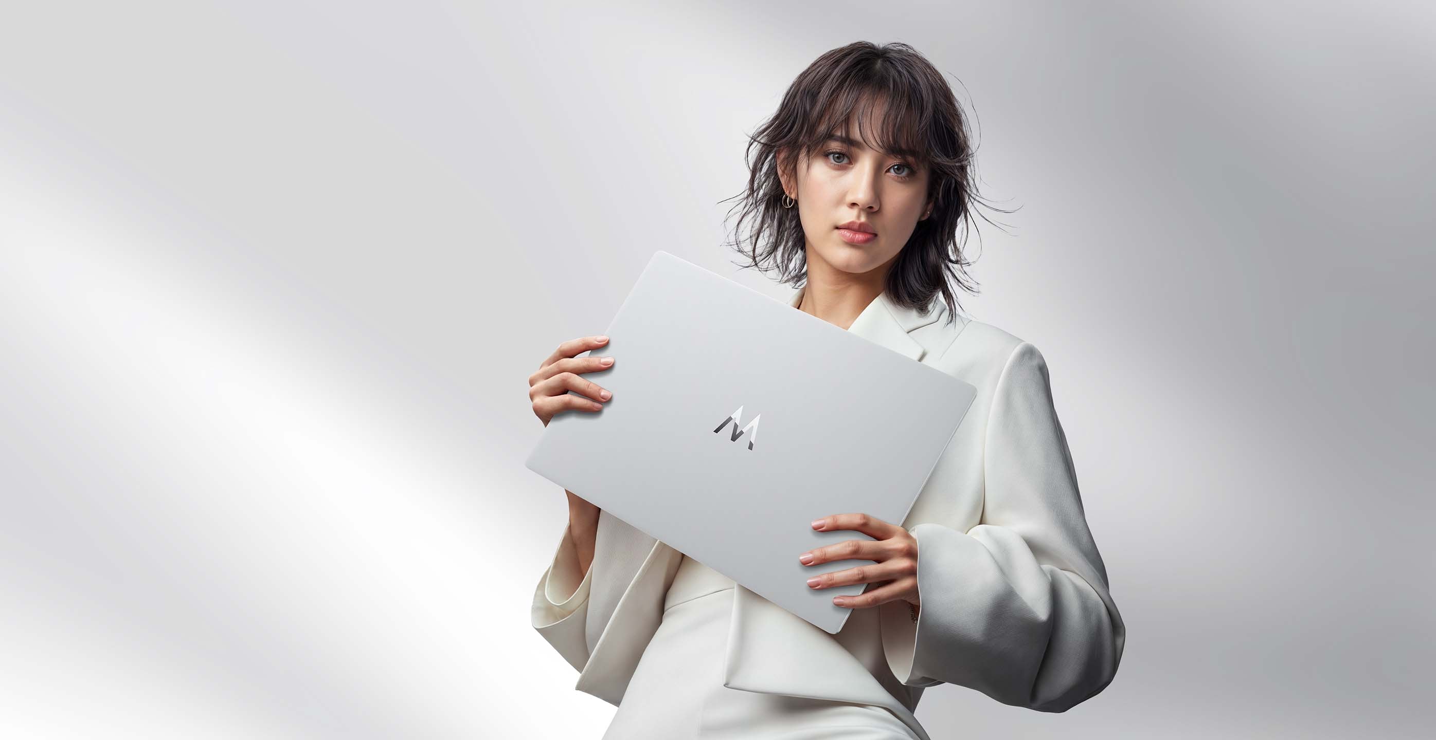 Hi MateBook D 16 SE版 高能版轻薄机身